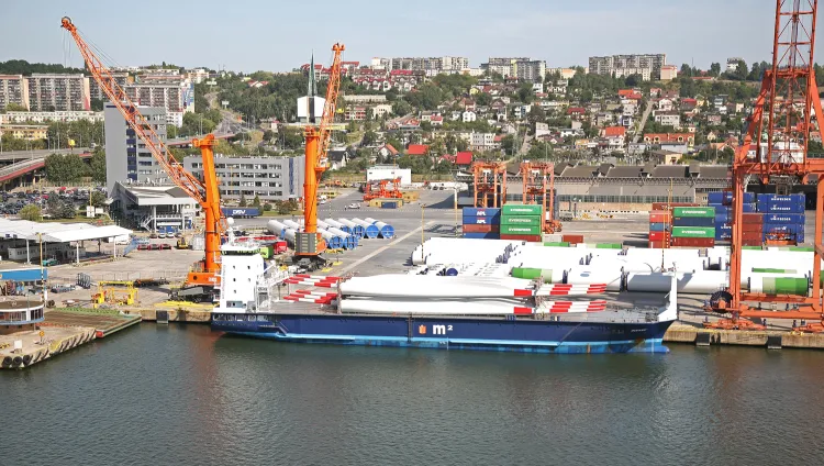 Port Gdynia może być zapleczem przemysłowo-usługowym na lądzie dla inwestycji związanych z budową i eksploatacją farm wiatrowych.