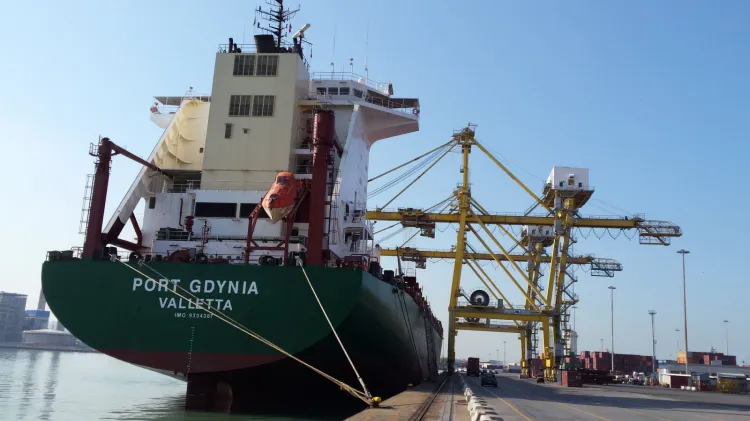 Polskie Linie Oceaniczne wymienią flotę. Na zdjęciu znajdujący się pod zarządem PLO kontenerowiec m/s "Port Gdynia". 