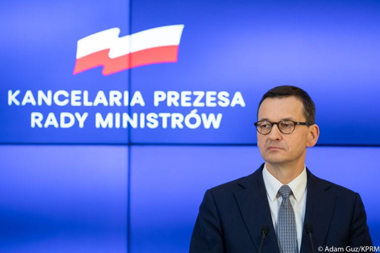 Premier Mateusz Morawiecki ogłosił czasowe zamknięcie wszystkich placówek szkolnych, przedszkolnych i żłóbków w Polsce.