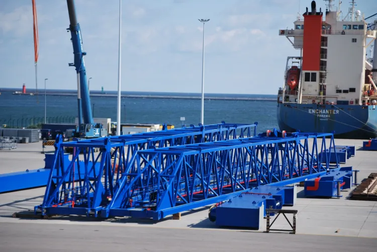 Do gdańskiego terminalu DCT trafiły dwie nowe suwnice nabrzeżowe (STS) o większym niż dotychczas udźwigu.