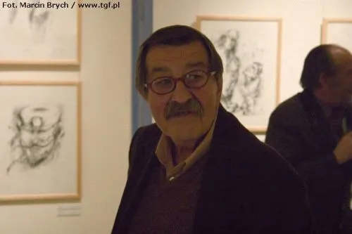 Günter Grass podczas finisażu wystawy grafik i rzeźb własnego autorstwa.