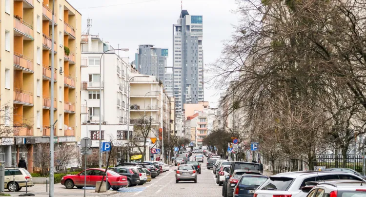 Ulica Starowiejska w Gdyni. Zmiany będą dotyczyły parkowania i uspokojenia ruchu.