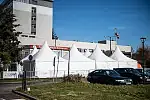  Namioty przy szpitalu na Zaspie
