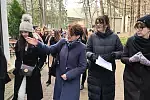 Aby uczestnikom konkursu łatwiej było tworzyć, niedawno zorganizowano dla nich wycieczkę po zakamarkach Opery Leśnej.