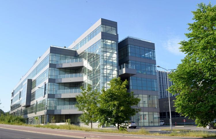Siedziba firmy Pomorskie Centrum Dźwignicowe znajduje się w widocznym na zdjęciu Gdańskim Parku Naukowo-Technologicznym przy ul. Trzy Lipy 3.