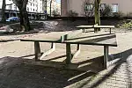 Skwer ze stołami do tenisa stołowego na placu przed Biblioteką Wiedzy, 25.03.2020, Gdynia Wzgórze św. Maksymiliana 