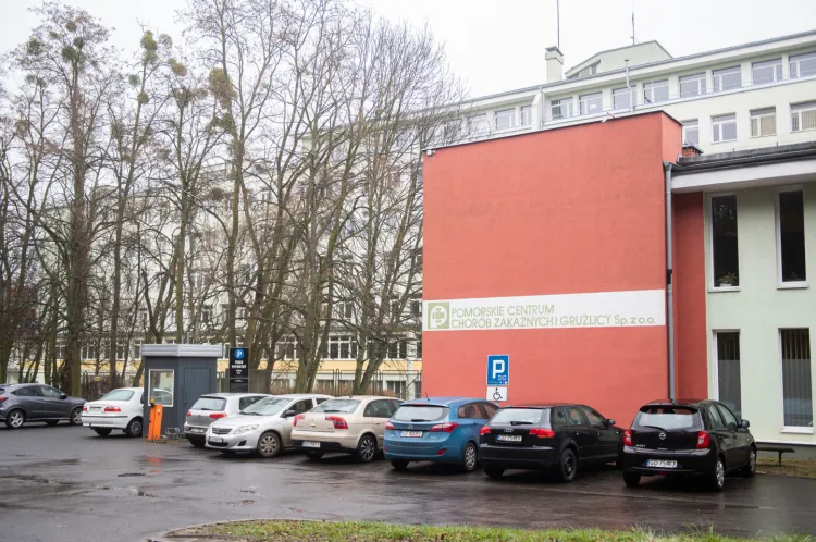 Po wykryciu koronawirusa u jednego z lekarzy Pomorskiego Centrum Chorób Zakaźnych i Gruźlicy w Gdańsku szpital zawiesił przyjmowanie nowych pacjentów.