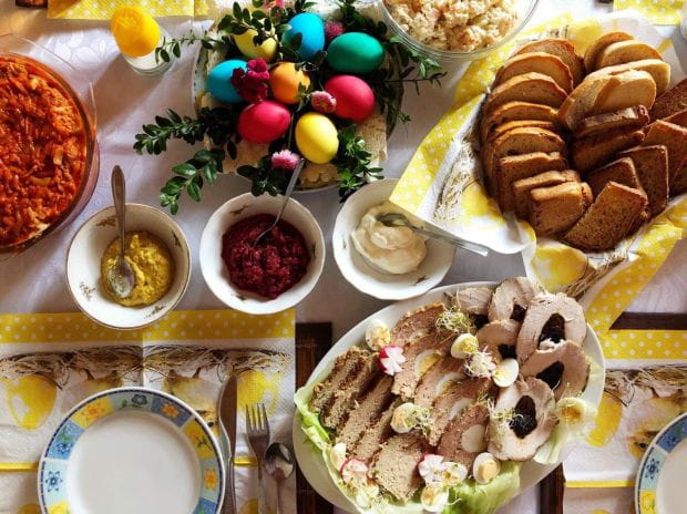 "Święta w domu": pochwalcie się w naszym Raporcie zdjęciami z przygotowań do Wielkanocy. 