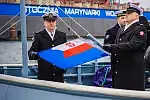 Uroczystość podniesienia bandery na holowniku ORP Gniewko.