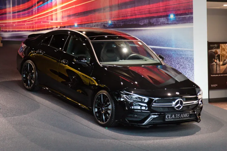 Salon Mercedes-Benz BMG Goworowski w pełnej krasie.