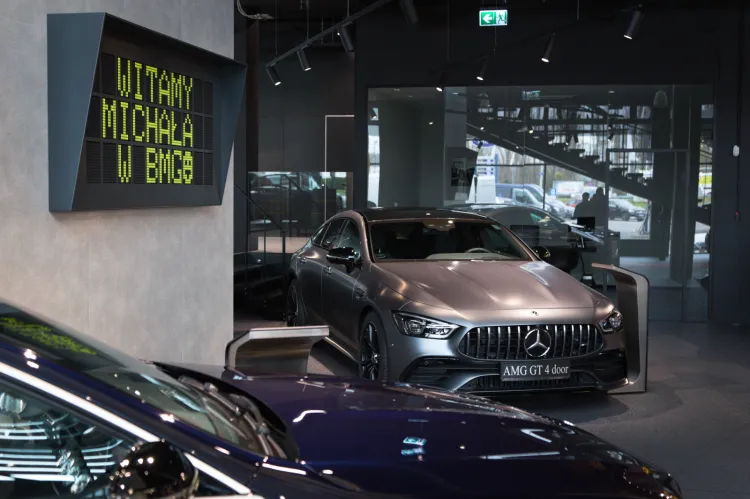 Salon Mercedes-Benz BMG Goworowski w pełnej krasie.