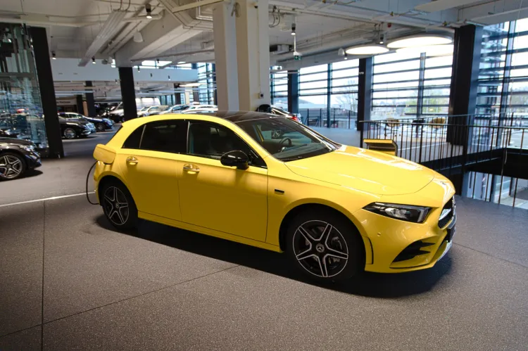 Salon Mercedes-Benz BMG Goworowski w pełnej krasie.