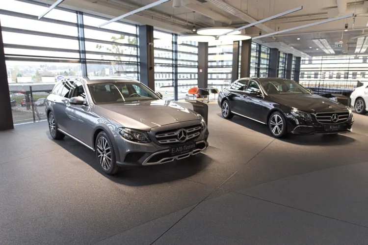 Salon Mercedes-Benz BMG Goworowski w pełnej krasie.