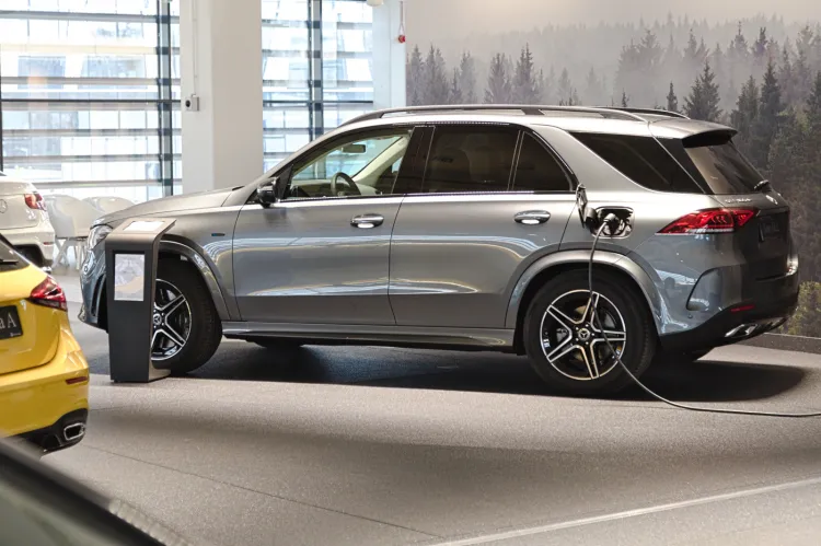 Salon Mercedes-Benz BMG Goworowski w pełnej krasie.