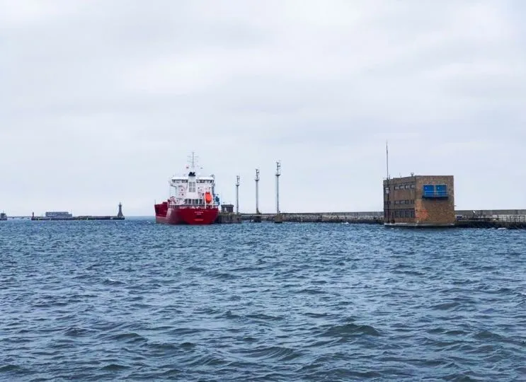 Pierwszy morski transport oleju napędowego trafił do portu w Gdyni.