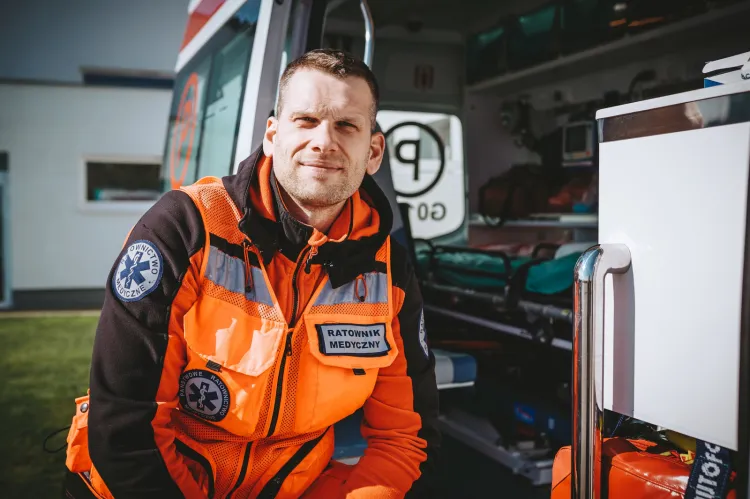 Karol Bączkowski od 12 lat pracuje jako ratownik medyczny w pogotowiu ratunkowym.