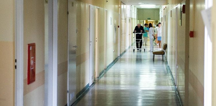 Szpitale na Pomorzu powoli odmrażają planowe zabiegi, rehabilitacje i poradnie.