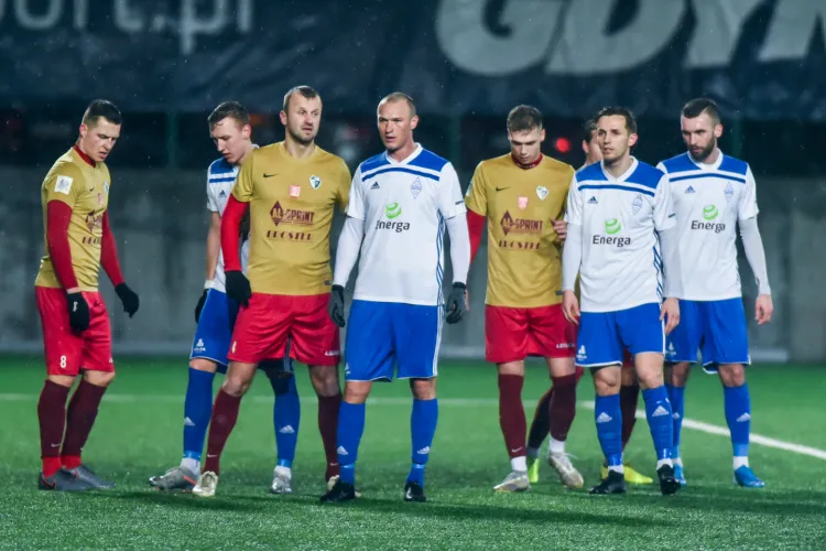 Piłkarze grupy drugiej III ligi mają nie wznawiać rozgrywek w tym sezonie. Bałtyk Gdynia utrzyma się, mimo że zajmuje ostatnie miejsce w tabeli. 