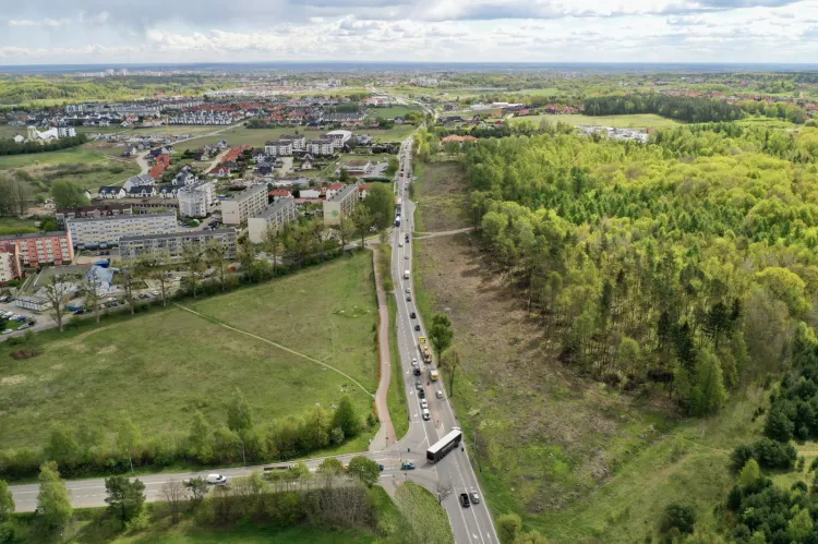 W pierwszym etapie ulica Kartuska ma zostać rozbudowana do skrzyżowania z widoczną na zdjęciu ul. Nowatorów.