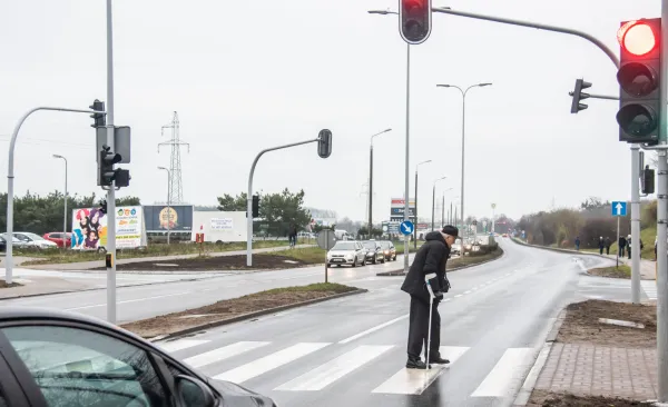 Inteligentne przejście dla pieszych w zeszłym roku pojawiło się na skrzyżowaniu Płk Dąbka i Staniewicza.