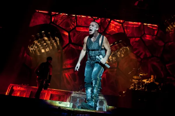 Rammstein wystąpił w Ergo Arenie w 2011 roku, dzień po dniu.
