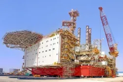 Platforma na złożu Yme jest ogromna. Ciężar samego MOPU (Mobile Offshore Production Unit) to ok.12,5 tys. ton. Wysokość każdej z trzech nóg, na jakich stanie platforma, to 103 metry. Każda z nich waży ok. 750 ton. 