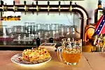 Top Gun Grill Bar w Gdańsku otwiera swoje podwoje już o północy z niedzieli na poniedziałek. Dla pierwszych gości będą niespodzianki, w tym każde pierwsze zamówione piwo za darmo. 