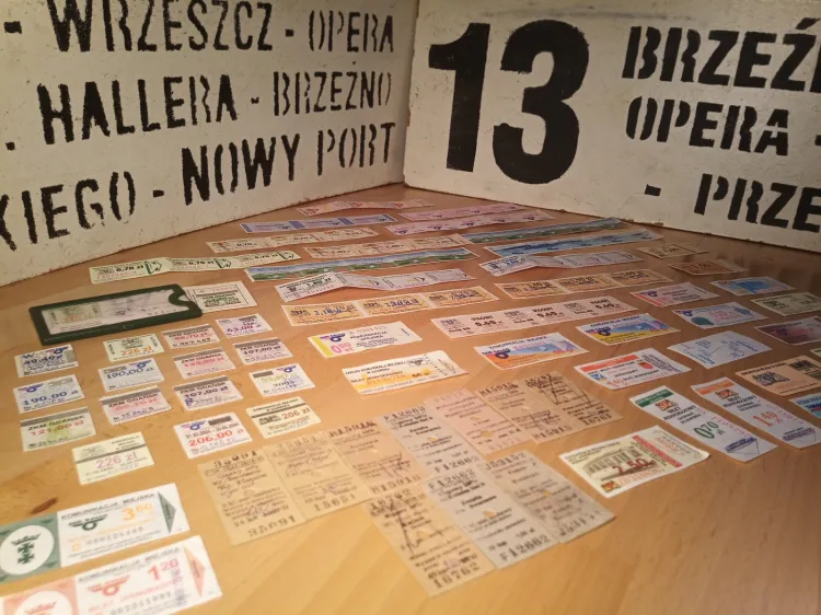Większość kolekcji stanowią bilety gdańskiej komunikacji miejskiej. Wśród nich można znaleźć zarówno te jednorazowe, jak i okresowe.