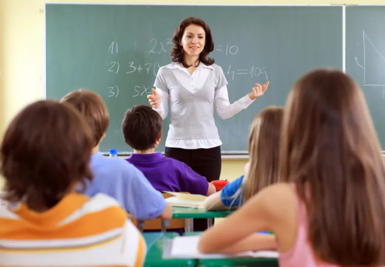 Według szacunków Ministerstwa Edukacji Narodowej, od września 2011 nauczyciel stażysta dostanie średnio 2.618 zł brutto.