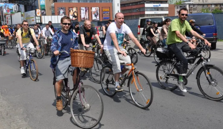 Czy gdańskie ulice mają szansę wyglądać jak te w Amsterdamie, gdzie dojazd do pracy rowerem to norma?