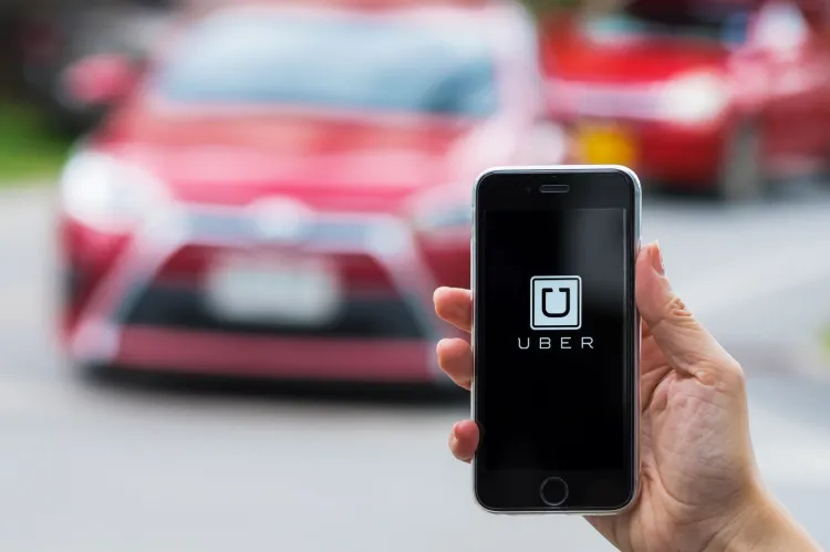 Już niebawem tacy przewoźnicy, jak Uber, będą traktowani na równo z taksówkami.
