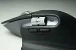 Logitech w trzeciej generacji MX Mastera ulepszył ułożenie bocznej rolki oraz dwóch przycisków funkcyjnych. Teraz korzysta się z nich jeszcze wygodniej.