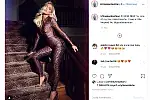 Khloe Kardashian w szpilkach z motywem tygrysa. 