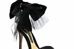 Jedwabne sandały z kokardą BOWDOWN SANDAL 2 SATIN BLACK Alexandre Vauthier. Dostępne w trójmiejskim butiku Love By Sandro. Cena - 2090 zł. 