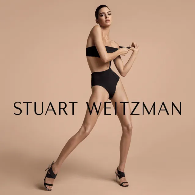 Kendall Jenner w ubiegłorocznej kampanii Stuarta Weitzmana. 