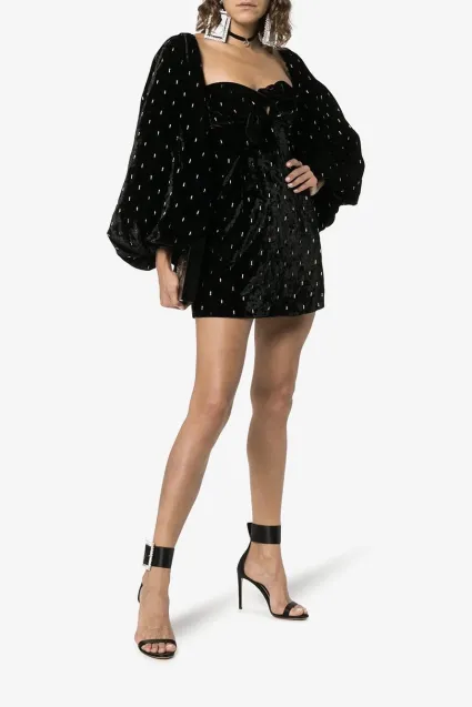 Jedwabne sandały z kryształami YASMIN SANDAL VEVET BLACK Alexandre Vauthier. Dostępne w trójmiejskim butiku Love By Sandro. Cena - 2190 zł. 