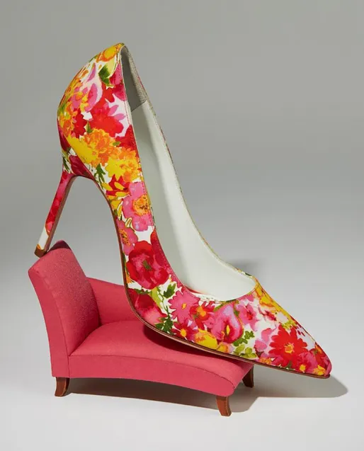 Szpilki BB w kolorowe kwiaty Manolo Blahnik. Dostępne u Moliera 2. Cena - 2239 zł. 