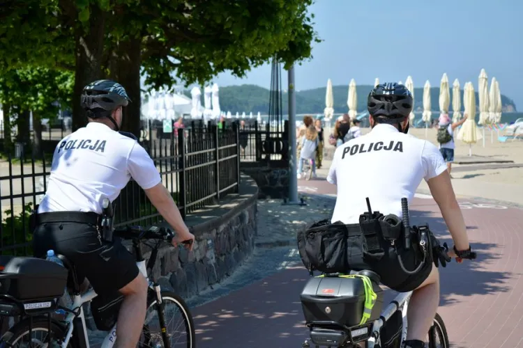 Policjantów na rowerach spotkać można m.in. w Sopocie. Na jednośladzie mogą dotrzeć tam, gdzie nie dojedzie radiowóz.