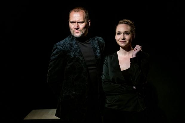 Sezon po przerwie Teatr Gdynia Główna wznowił premierą "i... jakoś to będzie!", w której dwoje aktorów gra kilkanaście postaci z "Pana Tadeusza".