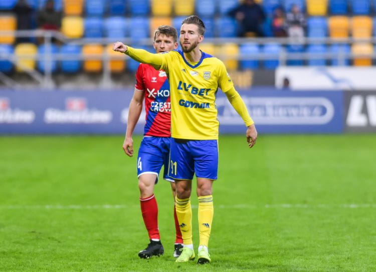 Fabian Serrarens strzelił jednego gola w całym sezonie ekstraklasy. Natomiast w ostatnim spotkaniu z Zagłębiem Lubin (3:2) miał udział przy wszystkich trzech golach dla żółto-niebieskich. Teraz Holender chce mieć swój udział w utrzymaniu w ekstraklasie.