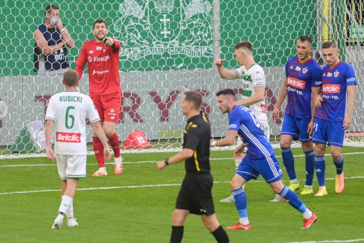 Piotr Stokowiec cieszy się z dwóch kolejnych zwycięstw po 1:0. Szkoleniowiec Lechii zapowiada jednak, że mimo tych wyników, nie chce by zespół skupiał się wyłącznie na tym jak nie stracić gola.
