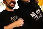 W Team Spirit zamówienia przyjmowane są przy barze, a dania każdy odbiera sam z wybranej kuchni. Można zjeść na miejscu, w jednym z dwóch ogródków przy "Monciaku" lub zabrać na wynos.