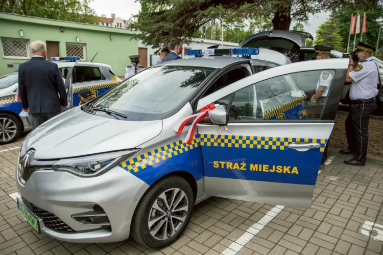 Renault ZOE w barwach gdańskie straży miejskiej.