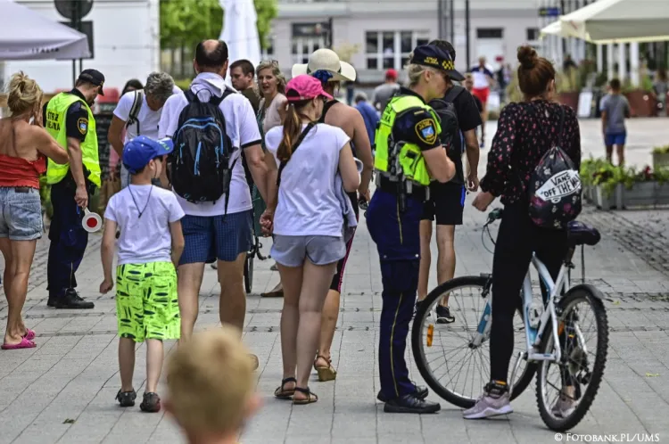 Złamanie zakazu jazdy rowerem po placu Przyjaciół Sopotu i ulicy Bohaterów Monte Cassino zagrożone jest mandatem do 500 zł.
