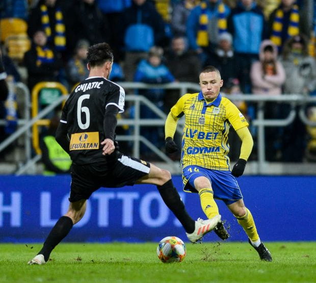 Michał Nalepa strzelił kapitalnego gola z rzutu wolnego, ale to było za mało, by wygrać w Kielcach. 