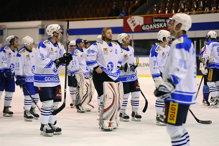 Hokeiści Stoczniowca Gdańsk przyjęci zostali do Polskiej Hokej Ligi. Tak prezentowała się drużyna w 2011 roku, gdy po raz ostatni grała w krajowej elicie. 