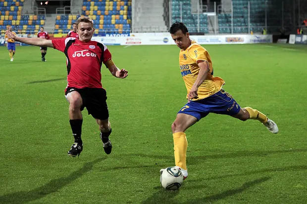 Piłkarze Arki triumfowali po raz drugim w I lidze i co ciekawe z takim samym rezultatem jak w spotkaniu z Olimpią Elbląg.