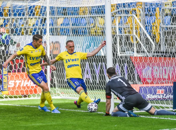 Arka Gdynia 14 lipca rozegra ostatni mecz w ekstraklasie przed własną publicznością w sezonie 2019/20. W nowym sezonie drużyna na nie pozwalać rywalom na tak wiele pod swoją bramką, być szybsza i bardziej dynamiczna.