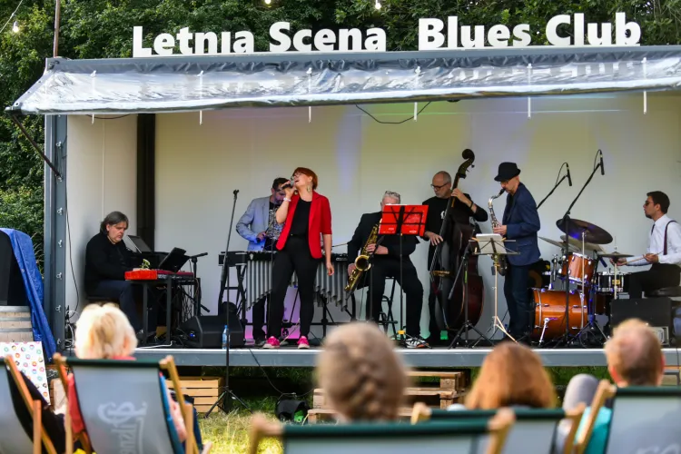 Koncerty na Letniej Scenie Blues Clubu odbywają się codziennie.