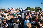 Kilka tysięcy osób wzięło udział w piątkowym wiecu Rafała Trzaskowskiego w Gdyni. 